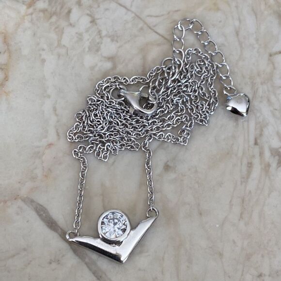 Tocara 925 Sterling Silver & Cubic Zirconia V Necklace Adjustable Length - Picture 5 of 7